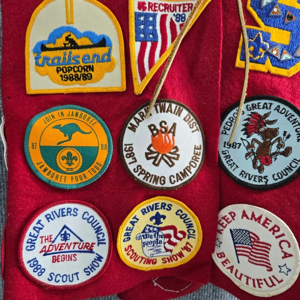 Boy Scouts of America Red Vest Merit Patch Collection 1987-90 Great‎ Rivers